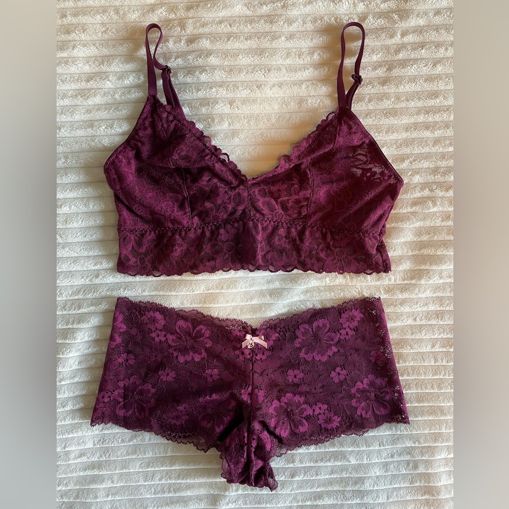 Victorias Secret Matching Bralette & Boy Shorts - Size M